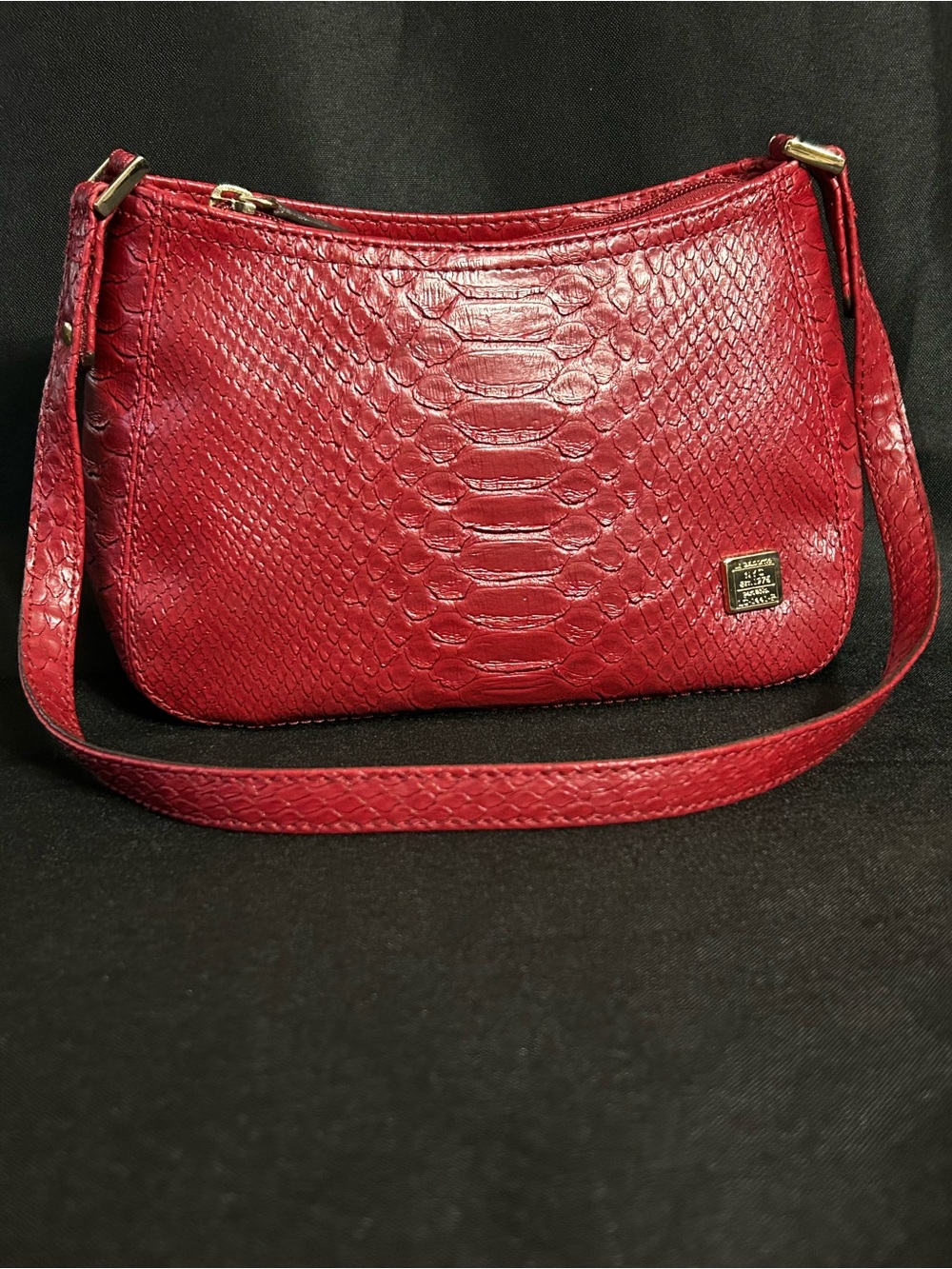Liz Claiborne Scarlet Red Embossed Snake-Effect Crossbody Bag Purse